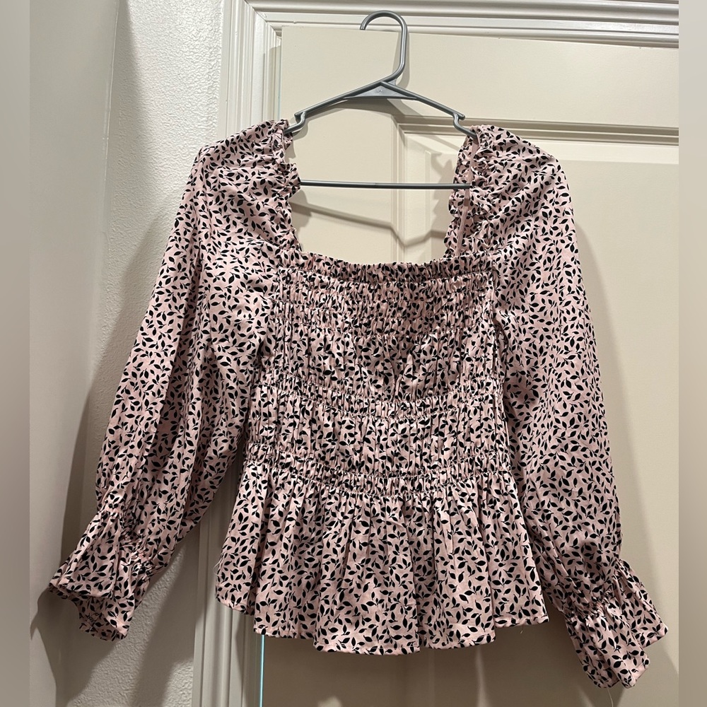 Cropped going out light pink top